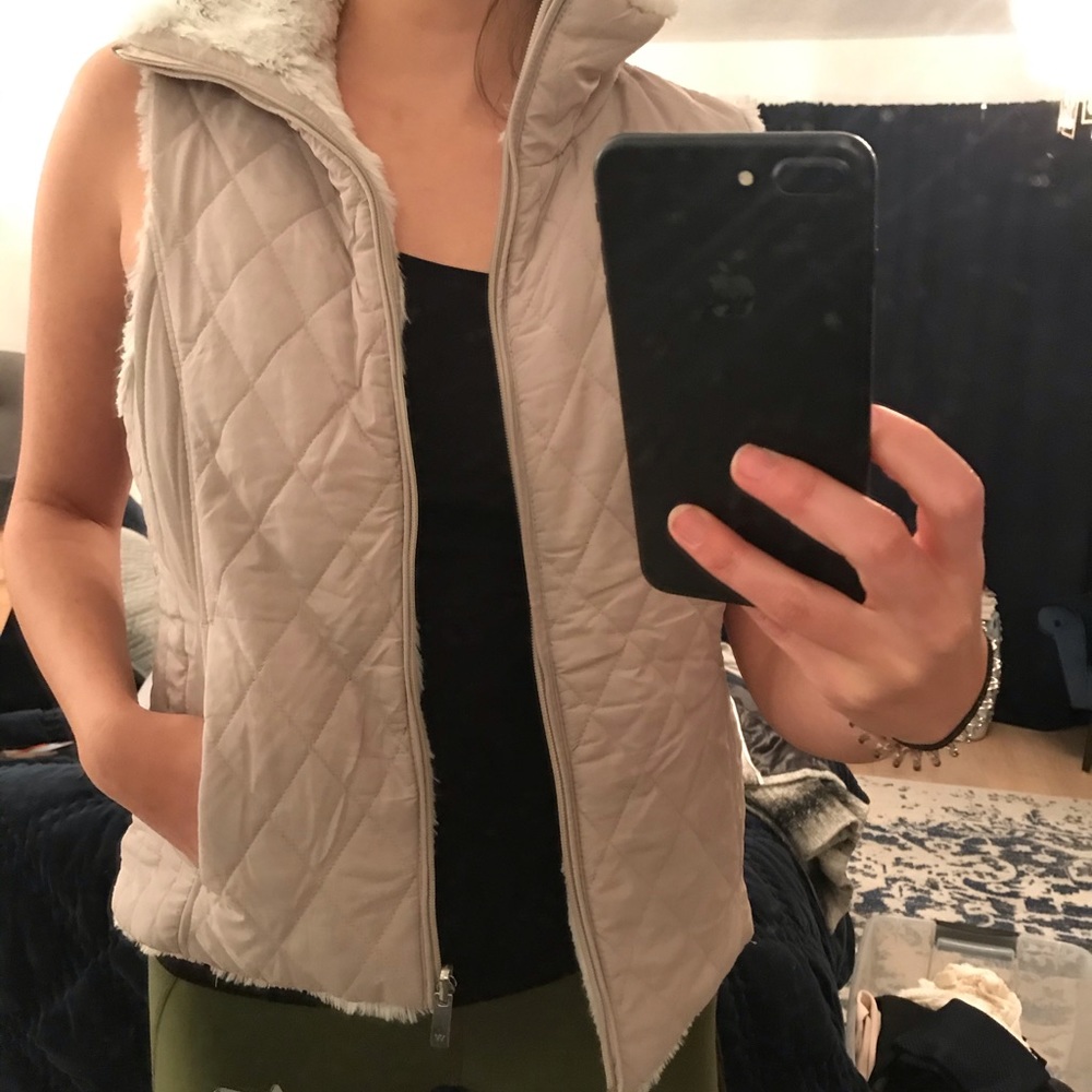 Reversible vest